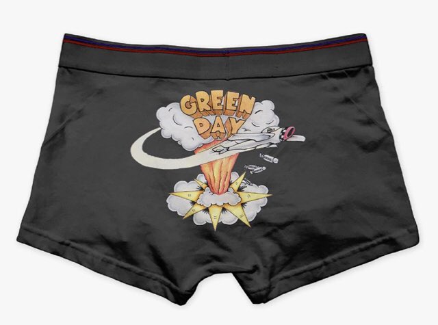 Lan Jingyi unironically wears these: