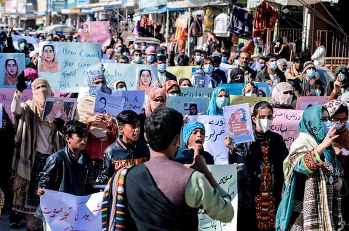 Washain_Zehri's tweet photo. کریمہ بلوچ مبینہ قتل: خضدار میں احتجاج ریلی اور مظاہرے ،،،
#JusticForKarima
@KarimaBaloch 
-
@mmatalpur @balochhaseeba @NaelaQuadri @TarekFatah @HamidMirPAK @nimra_pirkani @SammiBaluch @Farida_Baluch @SHAMA_TWeets_ @PIRDHAN_BALOCH https://t.co/gnlohAgibq