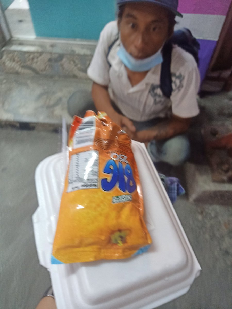 hewojewieee's tweet photo. #ARTFORHOPEPROJECT2020 β¨
Since medyo hirap na kami makahanap nung homeless talaga but we were able to give pa din naman sa mga nakita namin, ang binigyan na lang namin is yung maghapon na nagwork sa kalsada and the tiredness were evident on their faces π₯Ίπ₯Ί THANK YOU LORD! β₯οΈπ https://t.co/ne74PZ6BsM