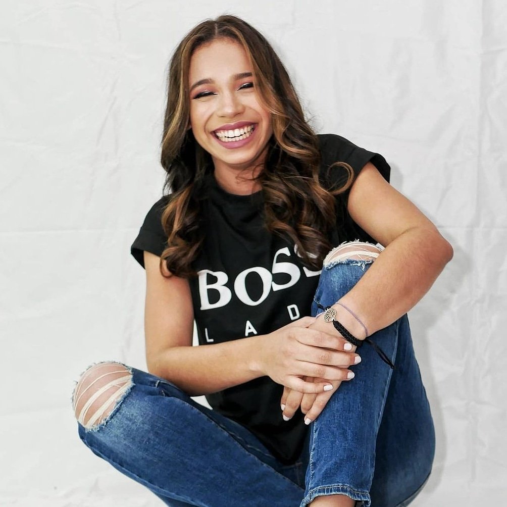 LANZAMIENTO DEL AÑO

<a href="/Angiefloreshn/">Angie Flores 💙🎶💜</a> se lleva el "Lanzamiento del año" por su presentación como solista con su tema inedito "REWIND" que recibió el apoyo de sus fans.