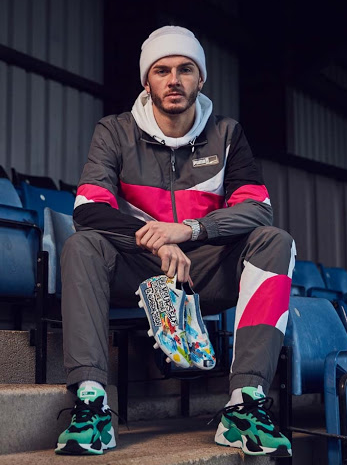 alejandromendo's tweet photo. Sé que os habéis levantado queriendo saber + sobre las Puma Future 6.1 de @Madders10

👟 Diseñadas x @AfroKickz_
⚽️ Estreno: #LEIMUN
✍️ Lema del jugador: 'Be yourself, everybody else is taken'
🎨 Guiño a sus exclubs Aberdeen, Coventry &amp; Norwich
🤑 Tranquilos, no están en venta https://t.co/QV1GlBdnGf