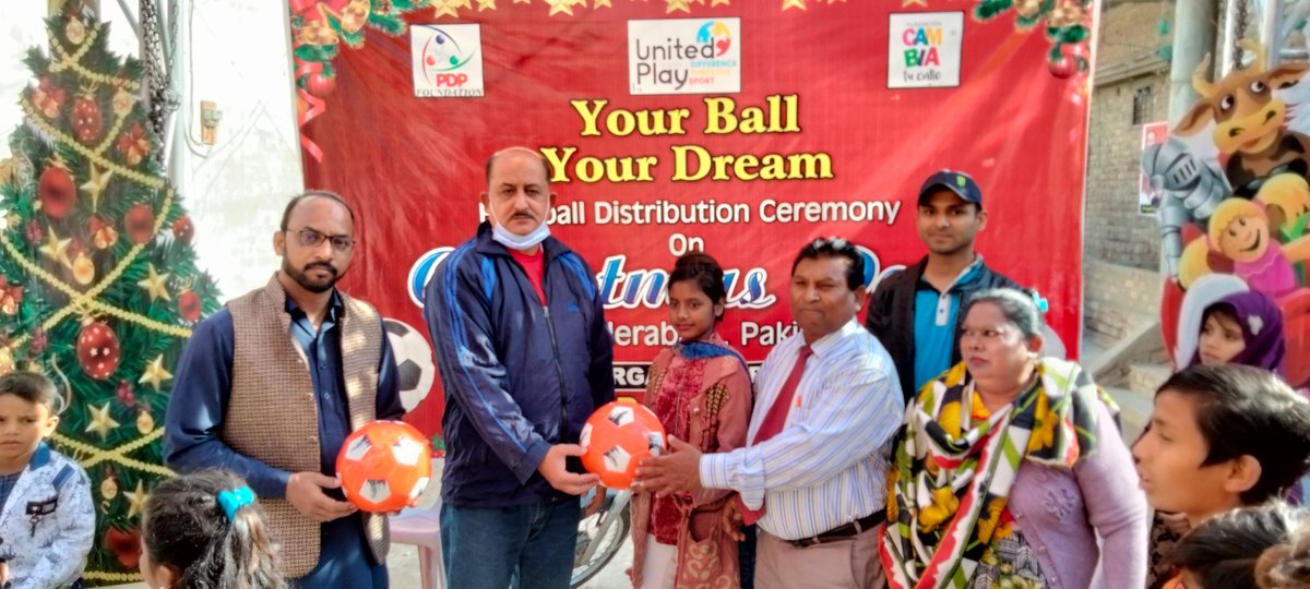 PDPFoundation's tweet photo. Your Ball Your Dream #CambiaTuCalle #Unitedplay #homelessworldcup #merrychristmas #SayNoToDiscrimination #SayYesToEquality #farenet #football #EqualityForAll #MoreThanAGame #CACTogether https://t.co/Vir8NfUsvo