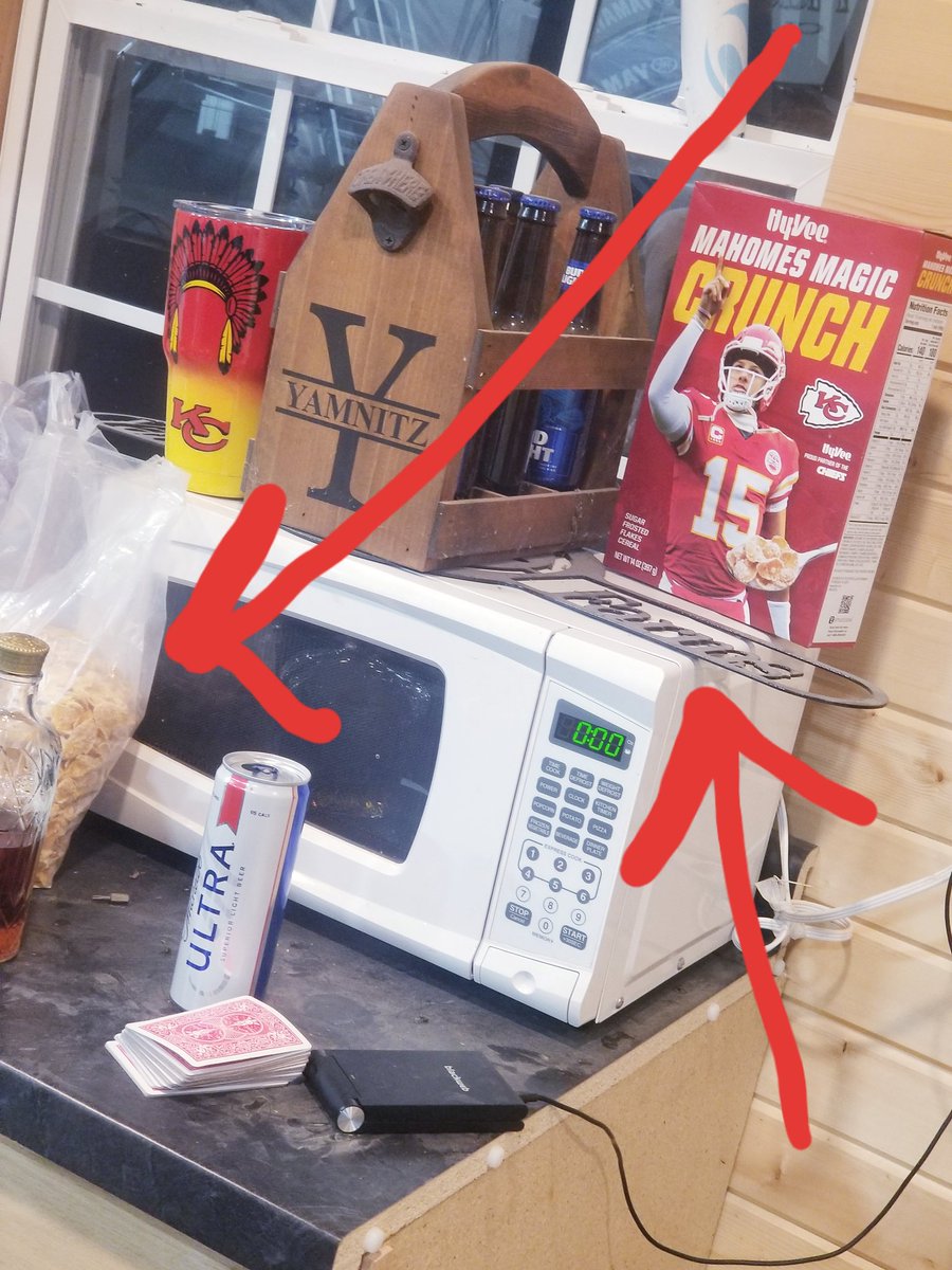 O.M.G. My husband almost just cried that my daughter opened the cereal. Talk about memorabilia! #kcchiefs #Chiefs @brittanylynne8