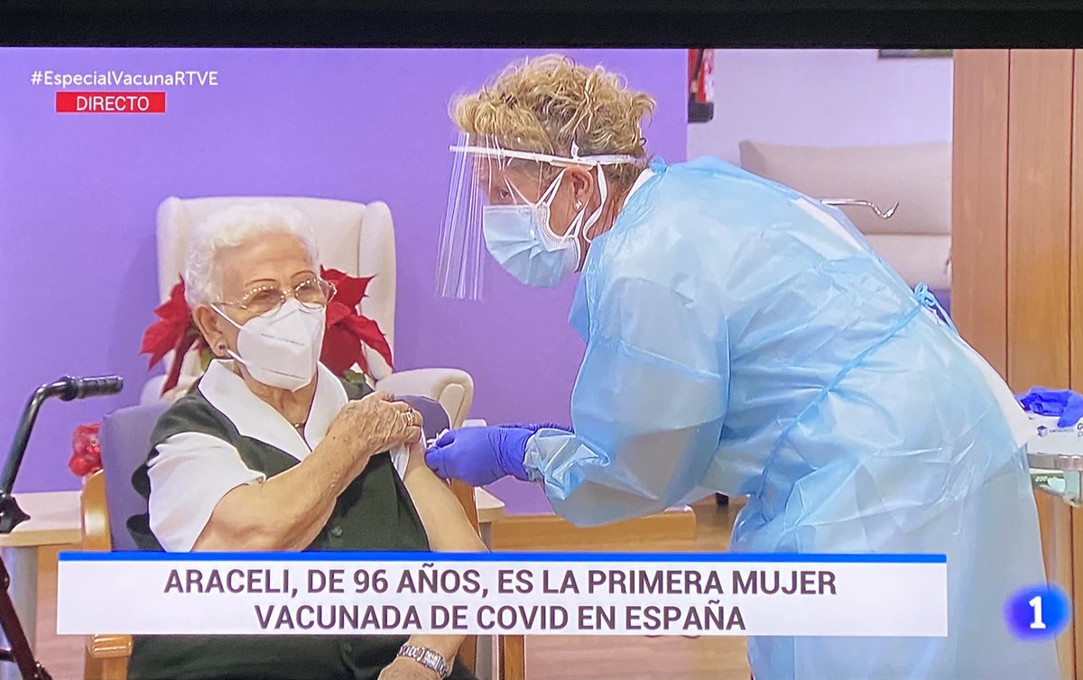 Después de 9 meses en el infierno vemos la #luz Gracias <a href="/SanidadGU/">Sanidad Guadalajara</a> y orgullo de formar parte de este equipo 
Gracias #enfermera Carmen Carbonell por hacer historia, una referente en Salud Laboral