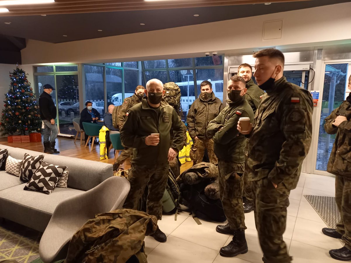 TDFORCE_Poland's tweet image. Our troops are heading #home to enjoy what is left of the #HolidaySeason with their loved ones
This was a second #International operation for @terytorialsi.
We served along @WVNationalGuard and @CTNationalGuard at @2019_wsj, now we worked with @DefenceHQ. Truly #WeAreNATO🇺🇸🇬🇧🇵🇱