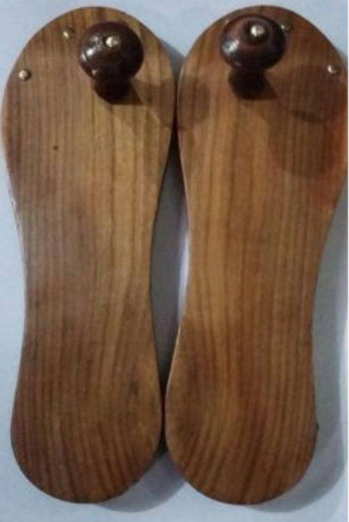 In ancient times, our ancestors wore wooden khadau (sandal) in the feet.The thought of our ancestors was completely scientific even after wearing wooden stands on the feet.