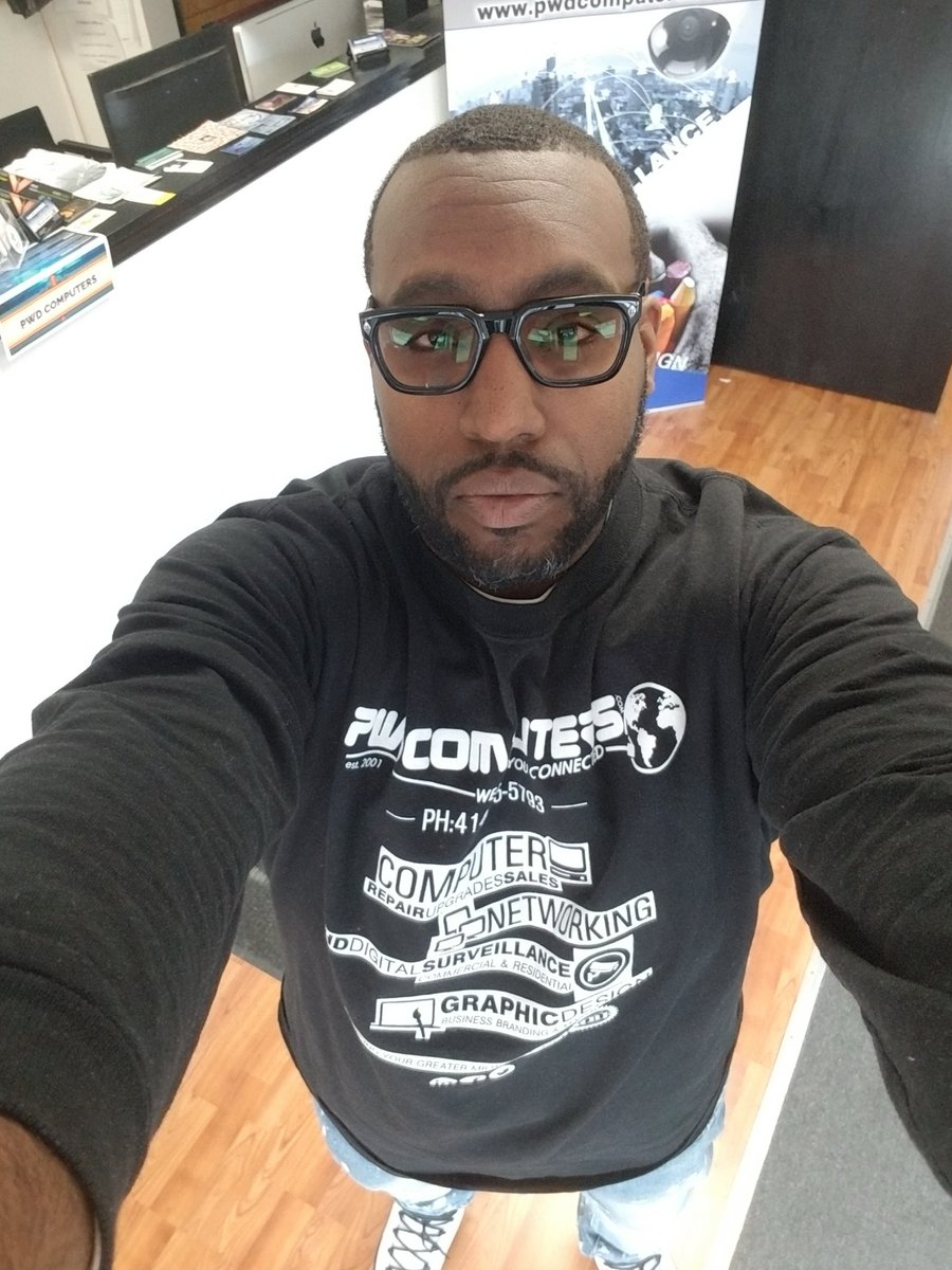 pwdcomputers's tweet image. #PWDComputers Est. 2001 #WeKeepYouConnected  2021 gone be great!!!