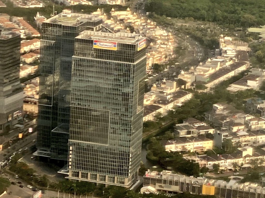 banggavann's tweet image. 🙆: tiga ratus rupiahnya boleh didonasikan, Bapak?
🧔: Oh, boleh.
🙆: terimakasih.

....
.....
......