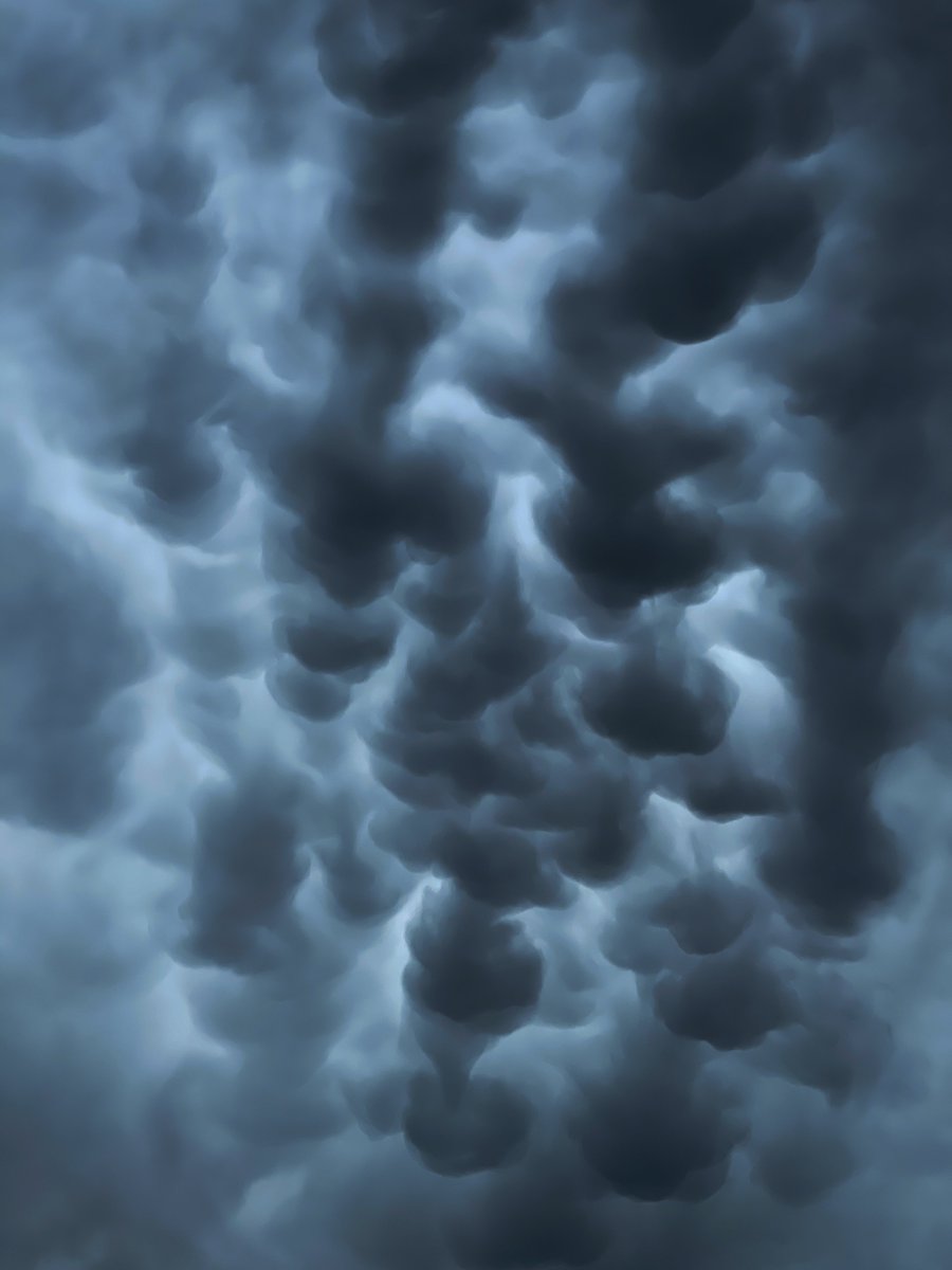 Ciel apocalyptique à #Biarritz avant l'arrivée de la #TempeteBella