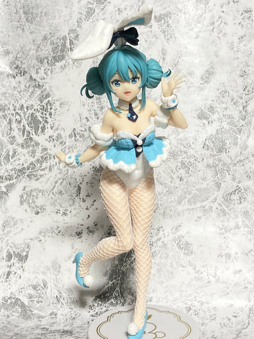 白バニーミクさんフィギュアが来たわよきゃわわ😊 