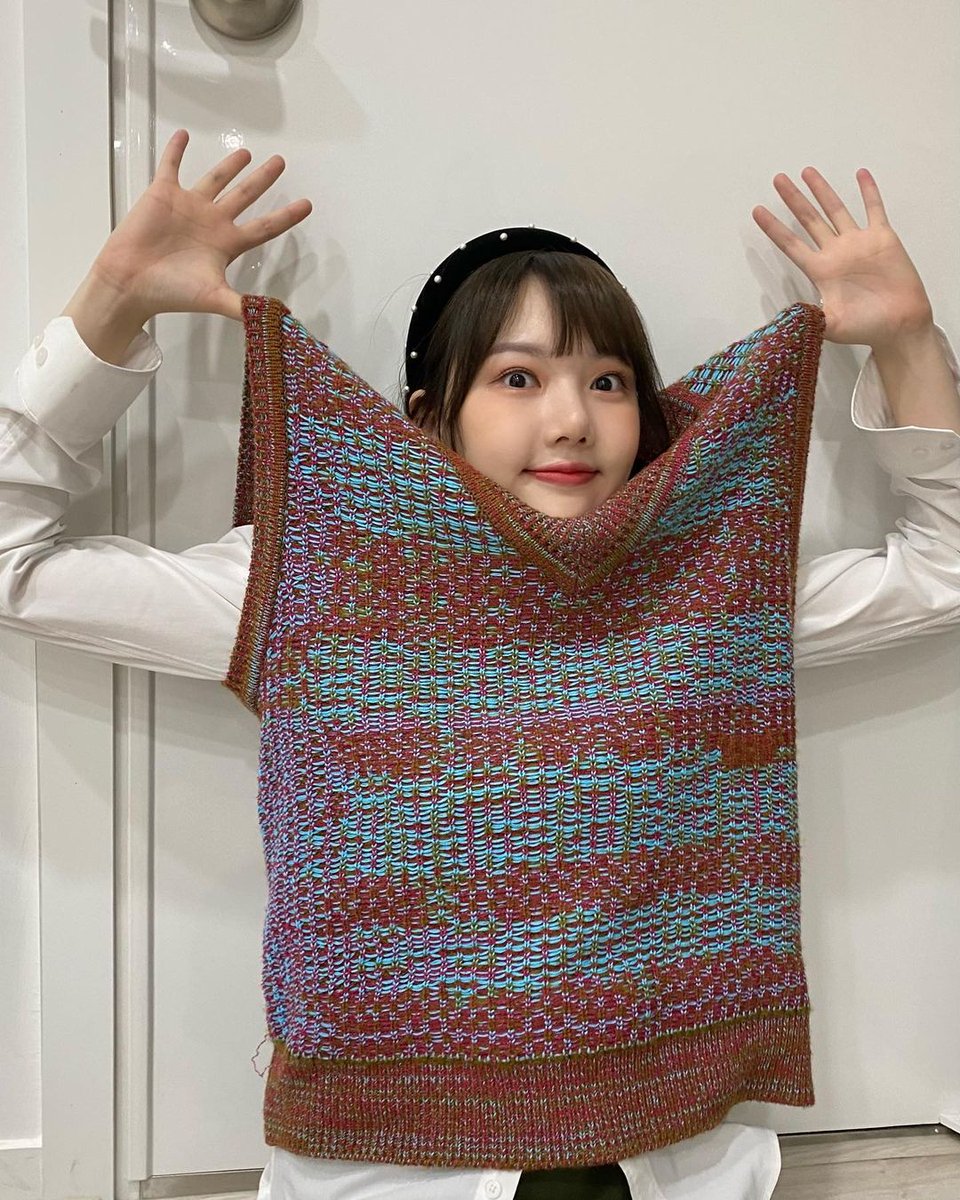 Zea_0619's tweet photo. When you think she can't get cuter... there she goes 🥺💕 https://t.co/LnZ4C0OOgl