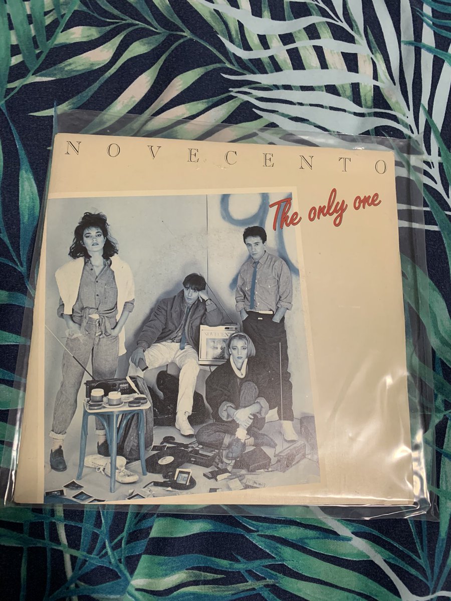 RemoteStation's tweet photo. #45rpm #Novecento #Italy #80s  #Vinyl #Memories https://t.co/ceNFFgV668