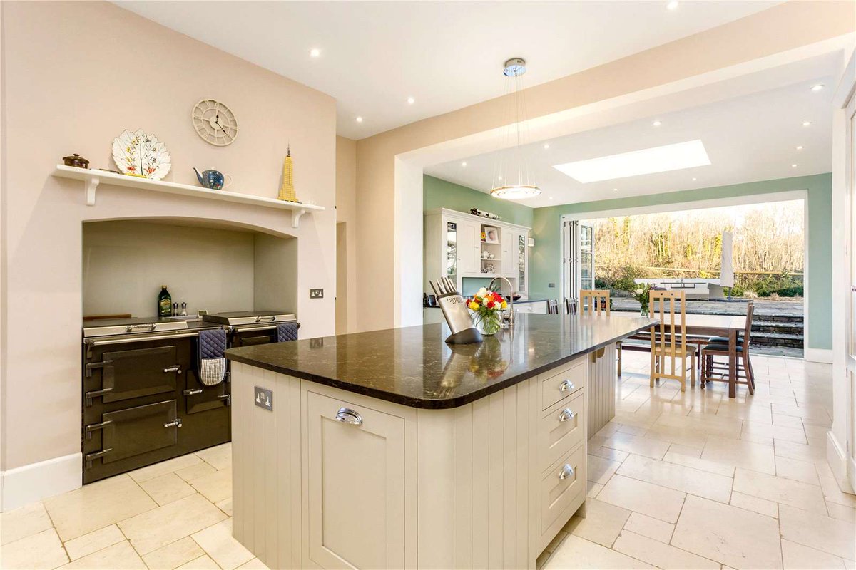 FullerSearch's tweet photo. This handsome #OldVicarage is new to the market with Savills and is believed to date to 1843. The property features predominantly #Victorianarchitecture with mellow brick elevations and Cotswold stone mullioned windows. https://t.co/Hdq8f7VYu4
#coachhouse #propertypotential https://t.co/WC76dQeWp9