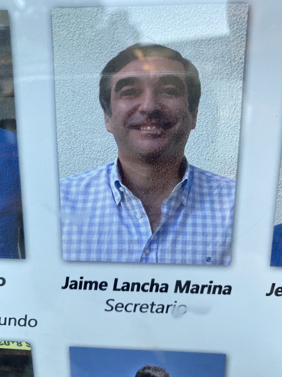 Secretario de un Club Náutico, a ver quien dice que no nació para ello
