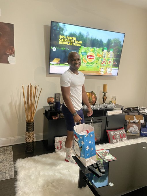 Watch Tay's leaked NSFW photo on TwXstars