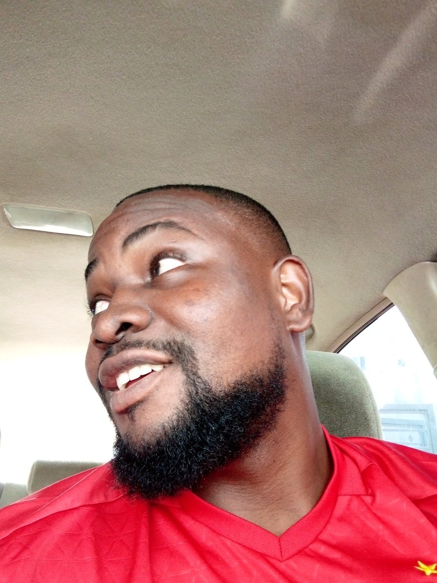 bigsh3ddy's tweet photo. Me: When You Say There is Still Christmas Rice & Chicken
Me: When you say you were just joking. You think you will make heaven like this?
Anyway... it's time for all that Premier League action on the #EPLShow @TheBeat97ABJ https://t.co/9DRy0Nhfjh