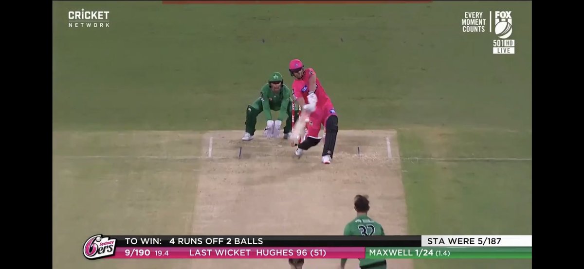 samrowlings's tweet image. I maybe missing something here, only just catching up. Why didn’t the stars appeal for LBW here??! @thomasjameoneil I’m looking at you