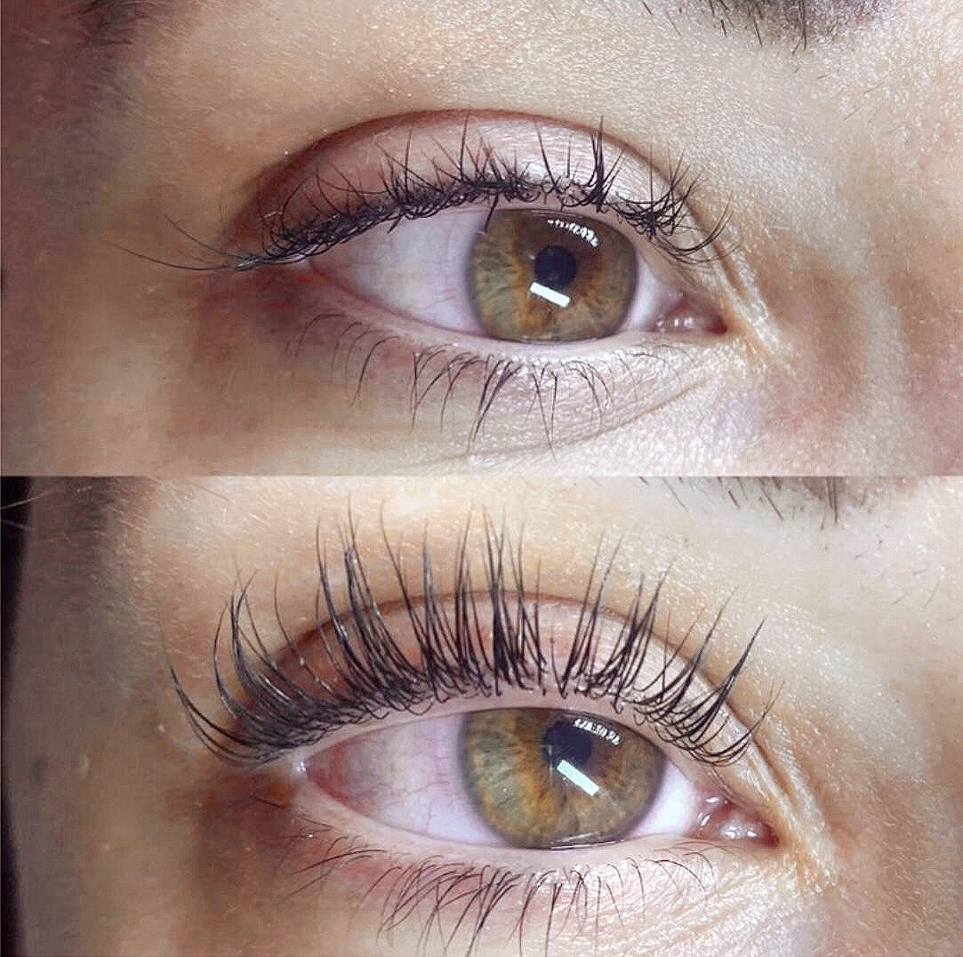 2021 is just around the corner… The new year is the perfect excuse to give yourself a well-deserved makeover. Come and see us for a complete lash transformation 👁️ 💞