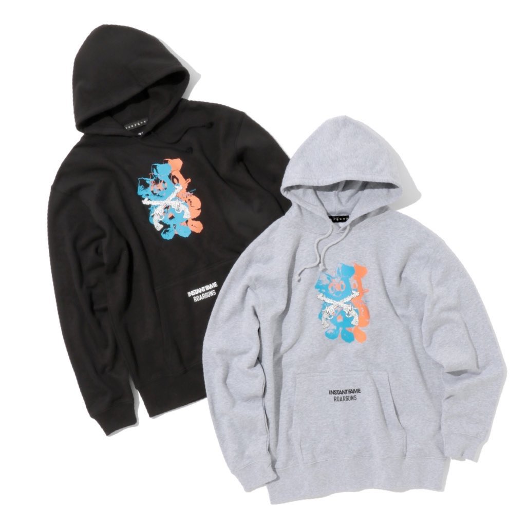 Instantfame_'s tweet photo. 【roarguns × INSTANT FAME BLUEZ コラボアイテム予約は23:59まで！】

バックには
『ブルーズ、愛と平和のためにここに立つ』
というメッセージ入り。

ぜひお見逃しなく！

▼ZOZO
https://t.co/o2YFhNsm6c

▼オフィシャル
https://t.co/32Imv7XEXF

@a_yanaka 
@roar_guns 
#DUNKWELL https://t.co/H5qFdpUFjX