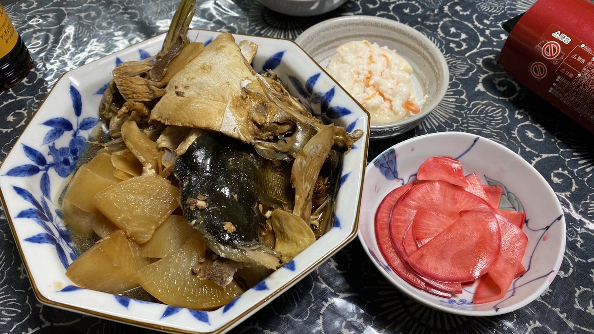 いぬのきもちr1250gs 今日は家族で食事会 ブリしゃぶ ブリ大根 甘海老 デザートはトップスのケーキ トップスは名古屋駅の高島屋で以前買えたけど閉店したのでレア感ある