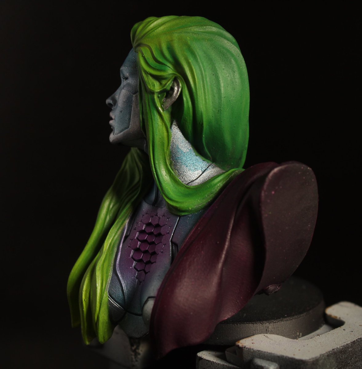 StryfeMinis's tweet photo. Mostly been working on hair this morning, but started glazing skin, and refining the silvers and eyes too. Thoughts welcome #Warmongers #rekonnect #robotrocketminiatures https://t.co/l0d10zPyYg