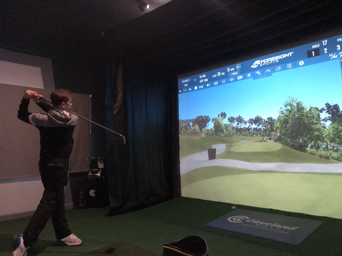 chriswestonpga's tweet photo. Course was closed today, so after my hour in the office I popped in to the #CWgolfStudio &amp; had a round at Farms GC! Thanks for the Christmas pressie @ForesightSports! Cracking course! Can’t wait to be able to open up for Members to try! #Tier4 frustrations https://t.co/juKQZXIHnr