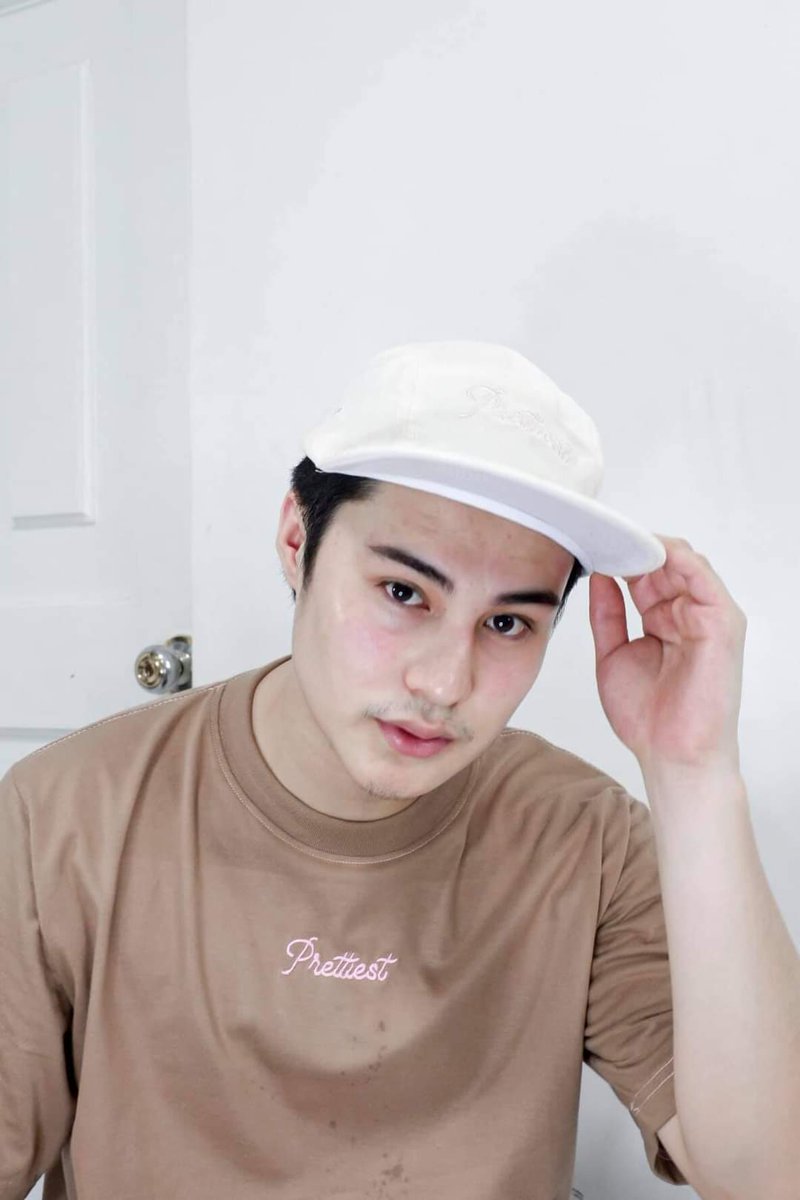 prettiest_ph's tweet photo. Prettiest® 

panel cap 
in off-white colorway

₱ 400.00

#PrettiestYear1
#PrettiestFirstAnniversary
#Prettiestph https://t.co/FMUiP2HaXh