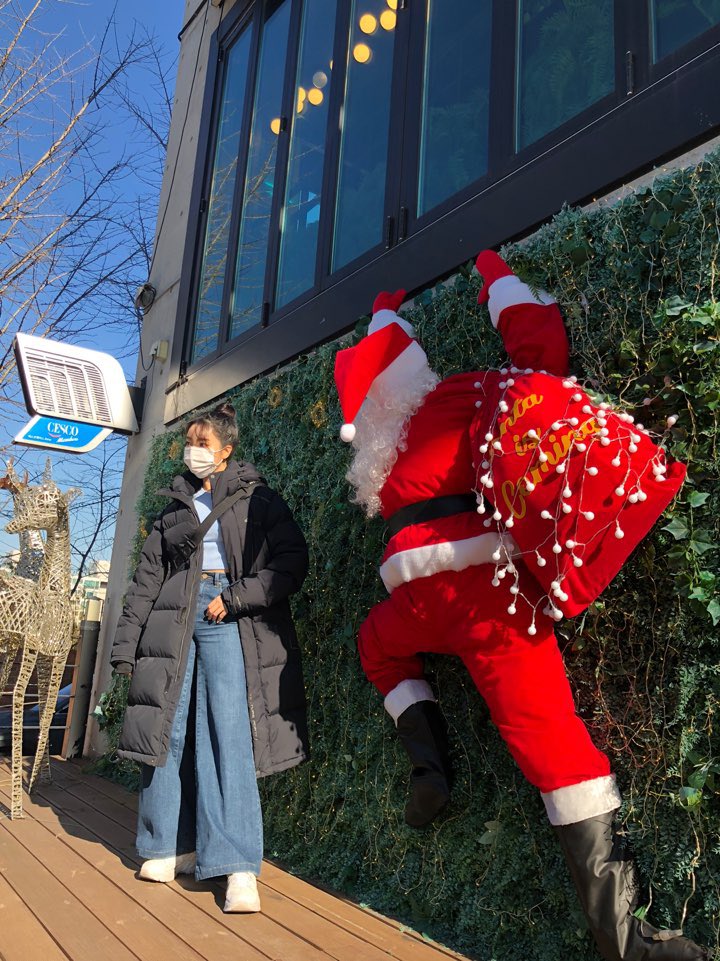 [하린]
산타할아버지🎅🏻
소원 좀 들어주세요오...🙏🏻
.
.
.
 #idol #kpop #lusty #러스티 #하린 #harin #걸그룹 #산타 #리더