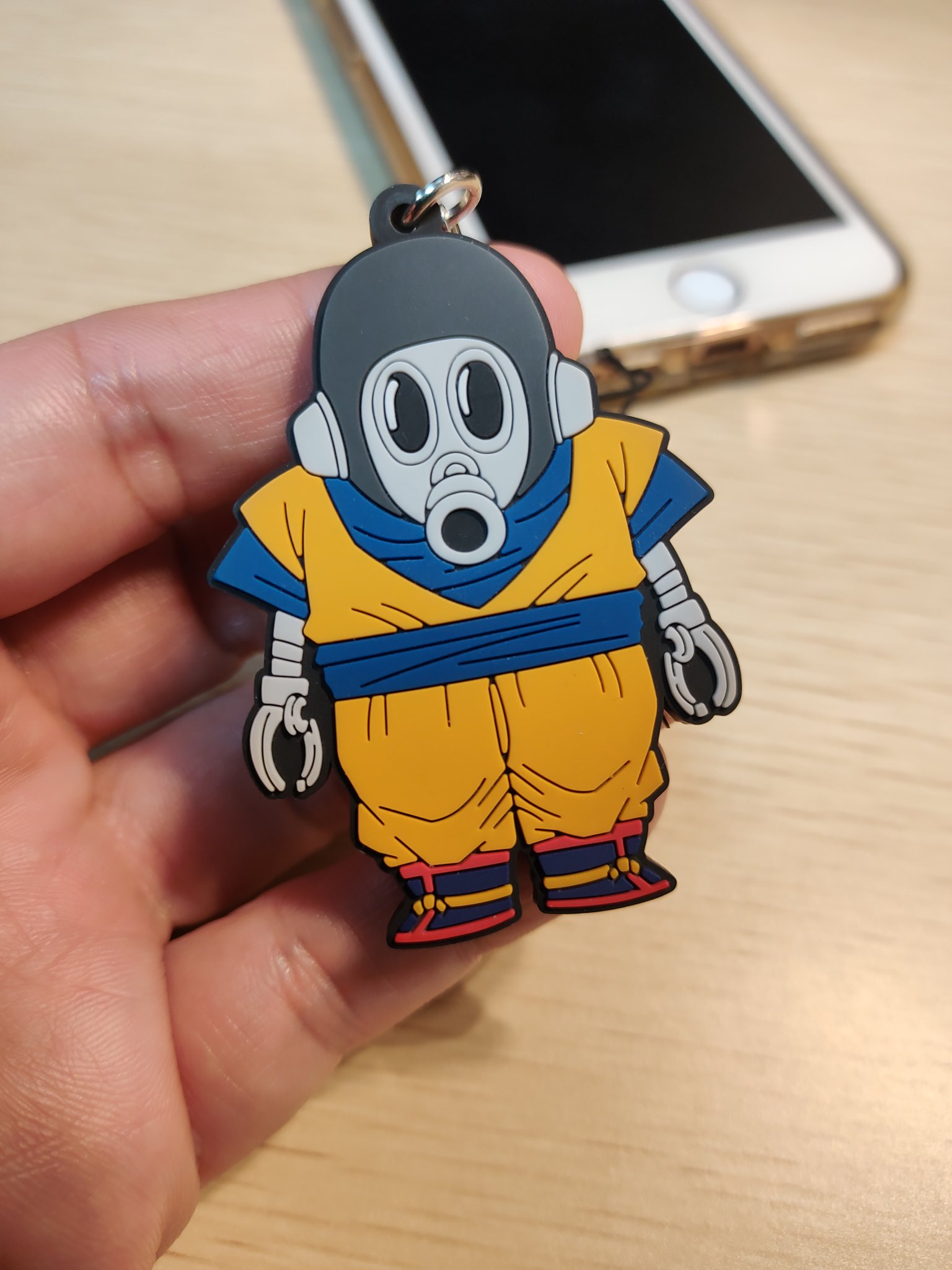 Wako 絵を描く 鬼滅の刃 あつ森 ガジェット好きな人 Uuumネットワーク加入 時々奥さん 私のスマホにはラバー ストラップがついているんですが ずっとずっと鳥山先生ですｗ 落下防止でもあるんですが この鳥山ロボが好きなんですよね ダサい