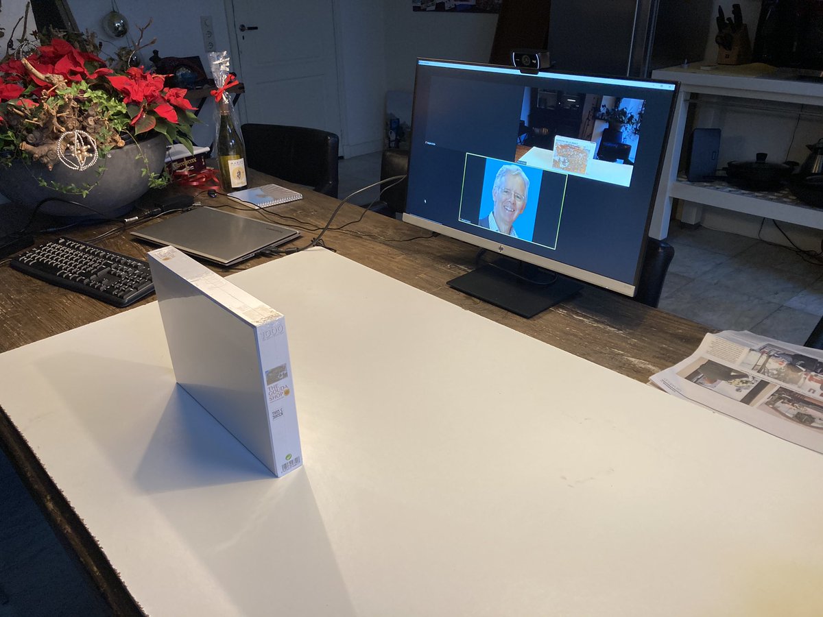 De Zoom-meeting staat al open voor diegenen die zich vooraf hebben aangemeld, en dus de link daarvoor hebben gekregen per mail.