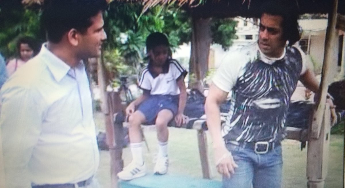 KhurshidRabbany's tweet photo. Wishing #BeingHuman @BeingSalmanKhan a VERY HAPPY BIRTHDAY!! 🎂
May you be blessed with Happy, Healthy, Peaceful, Long and 'Love'ly Life!!
#BeingHumanDay #SalmanKhan #Sallu #SalmanKhanBirthday #Salman55 #Salman https://t.co/poAroa4u5p