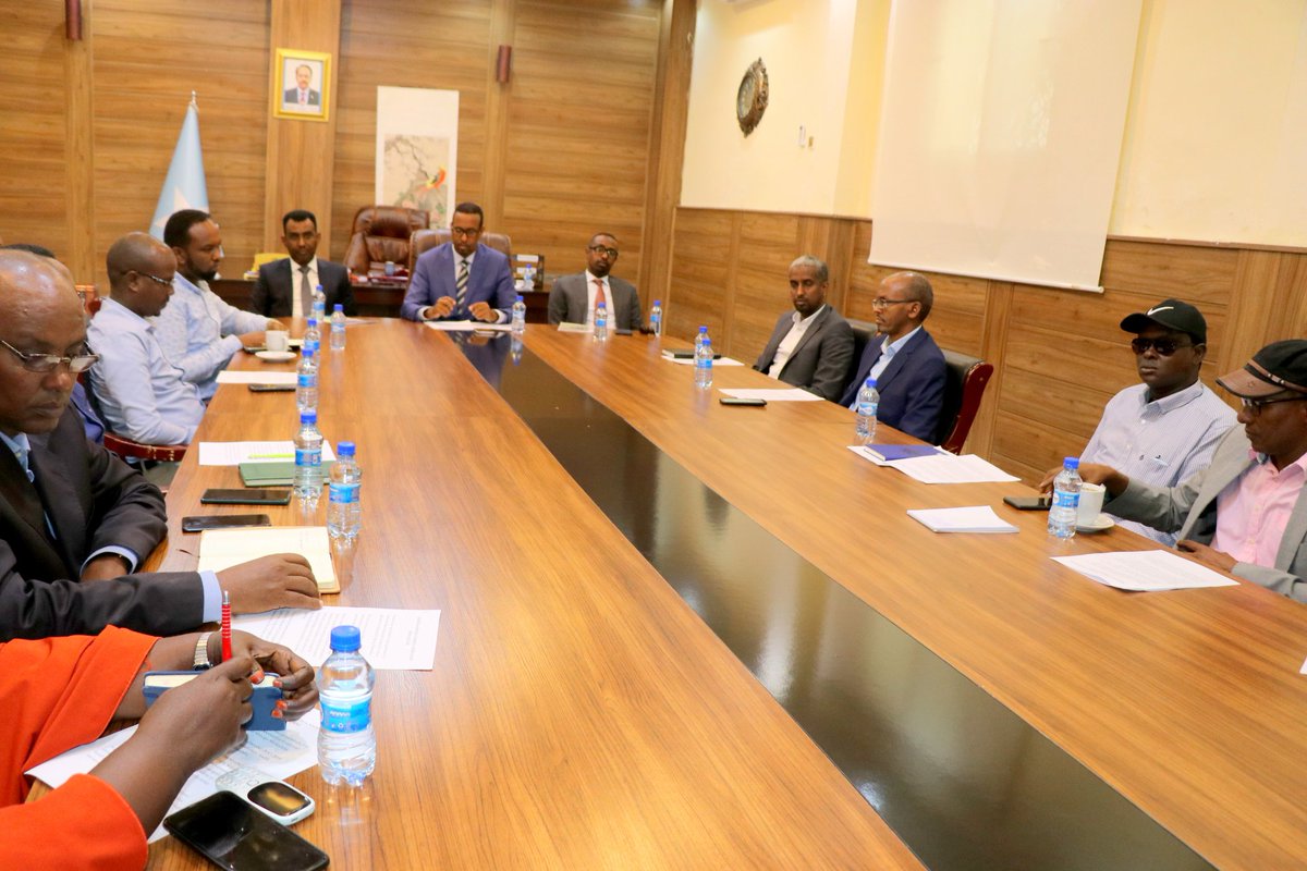 mocisom's tweet photo. H.E.@Hon_Khalif has officially signed today the Implementing Regulation of the Somalia's Company Law #18.This will encourage trade, manufacturing &amp; investment to develop the national economy by facilitating the creation, registration, licensing &amp; other business services required https://t.co/hAgKdsWw4K