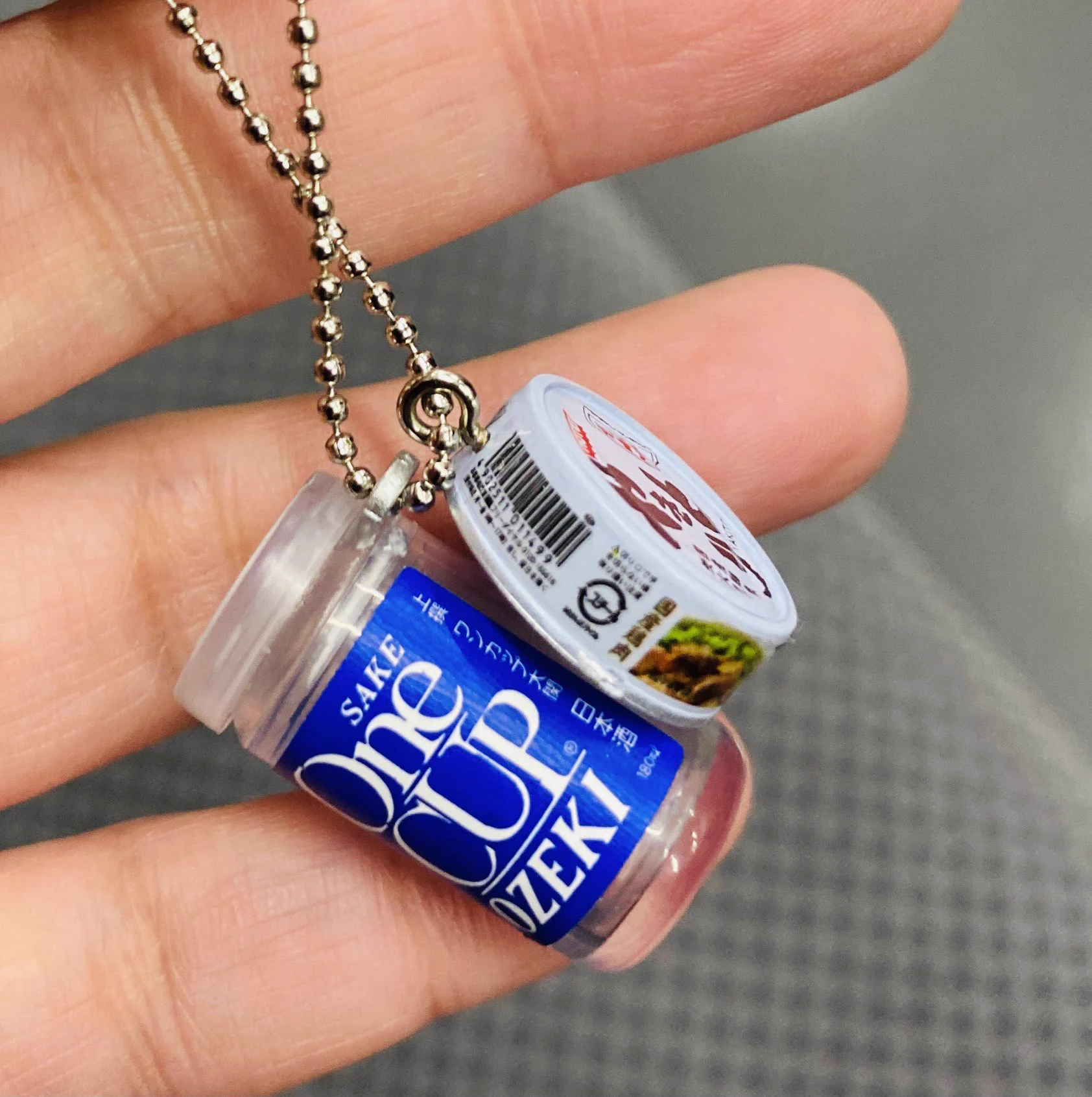 世にも珍しいガチャガチャ商品！焼酎と缶詰セット‼