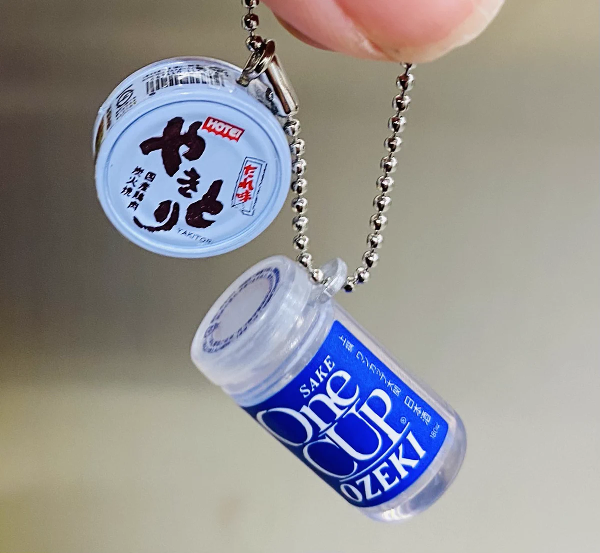世にも珍しいガチャガチャ商品！焼酎と缶詰セット‼