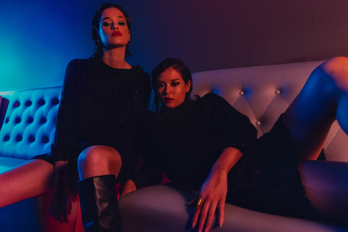 citizenxonline's tweet photo. She dressed herself in confidence everyday, and refused to wear anybody else’s insecurities - A.J. Lawless

#FemmeFatale #collection #womenswear #campaign #velvet #style #streetchic #urbanchic #citystyle #makeastatement 
#inspirationalquotes #motivationalquotes #quoteoftheday https://t.co/VMCn09QjNp