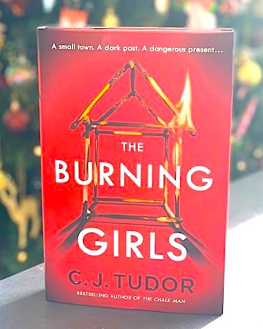 cjtudor's tweet image. Christmas just got extended!! I have THREE signed copies of my new hardback #TheBurningGirls to give away. Get it before ANYONE else! RT and like to win. Comp closes midnight December 31st. Open to the UK, NI, Europe and rest of the world (because I love you all)! 😁🇬🇧🇪🇺🌍