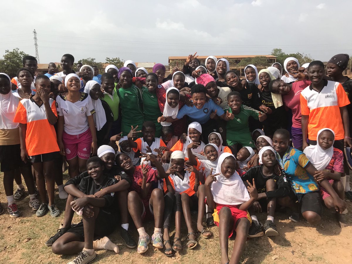 SS9Foundation's tweet photo. Our founder ⁦@Coach_Mira9⁩ inspiring the girls on how to combine education and sports with personal and environmental hygiene. She also shared with them some of her rich experience in her career. #BeTheChange https://t.co/1H2IXic9cs