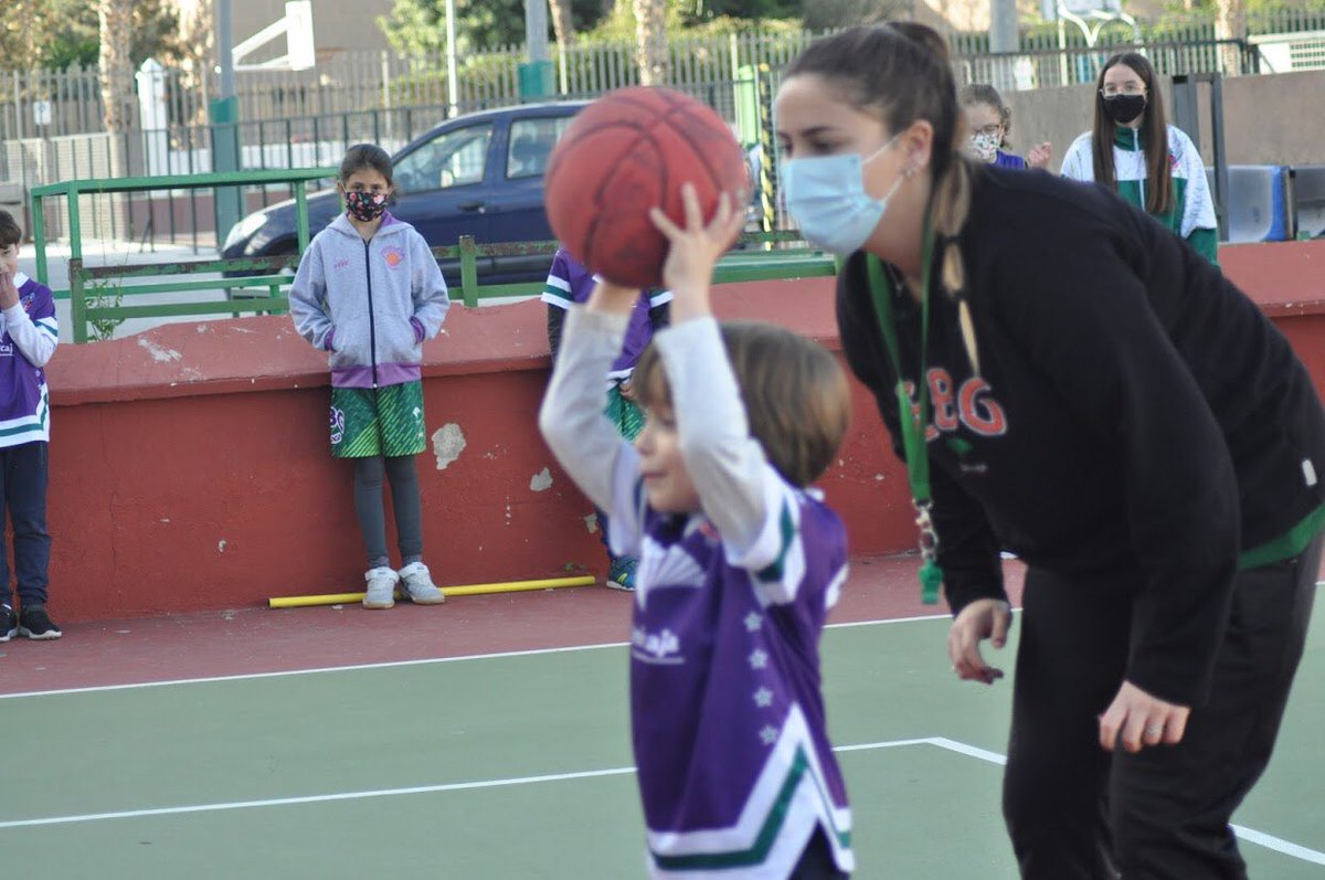 EBGMALAGA's tweet photo. Ayer comenzó nuestro nuevo proyecto 🏀 con las familias de #SomosEBGIntegra2 💚 
¡ Qué ganas teníamos de teneros aquí ya !
👀 El próximo Sábado 2 volvemos a vernos de nuevo ⛹🏼🏀⛹🏾‍♀️ https://t.co/enDP2rqhQp