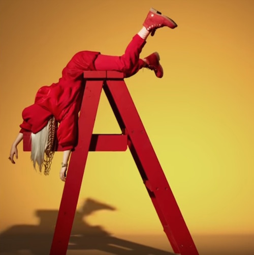 Sur la pochette de l'album "Don't smile at me", le clin d'oeil à la FM est plus qu'identifiable avec cette échelle en forme de triangle ou de compas. L'échelle est le symbole de l'ascension du FM à travers le processus d'initiation.