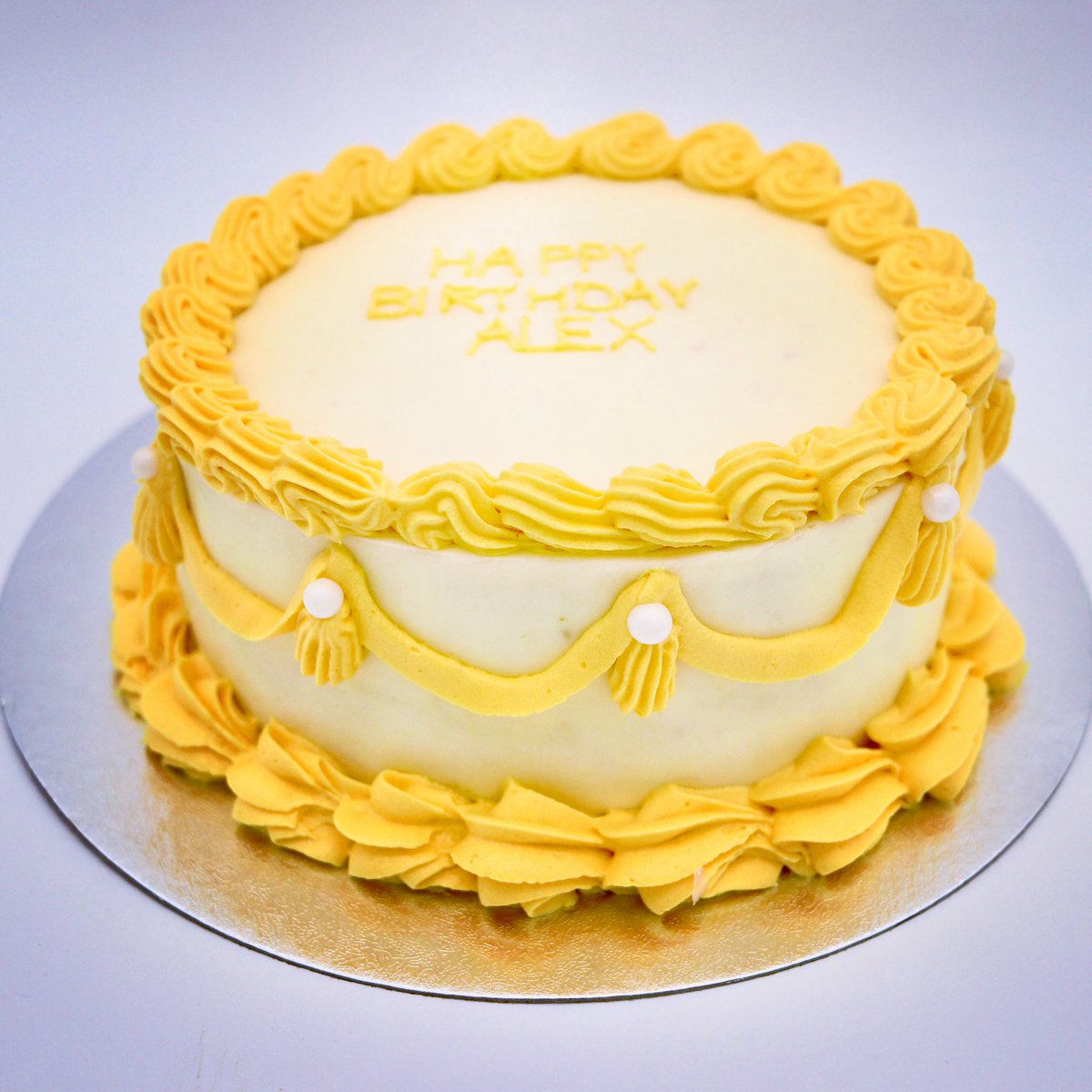 🍋 Lovely Lemon Babycake 🍋 #glutenfree #lambethmethod #birthdaycake