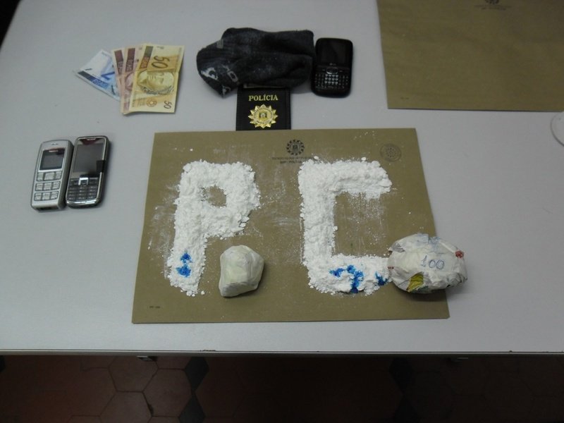Write your name with cocaine - presented to you by Rio Grande do Sul's Polícia Civil