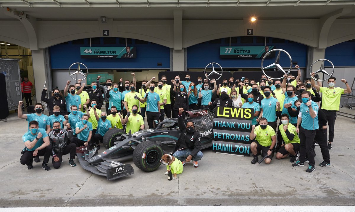 UBSf1's tweet photo. …and who could forget the record breaking celebrations with @LewisHamilton, @ValtteriBottas and the trackside team? 🏆 https://t.co/X3frrIISFF