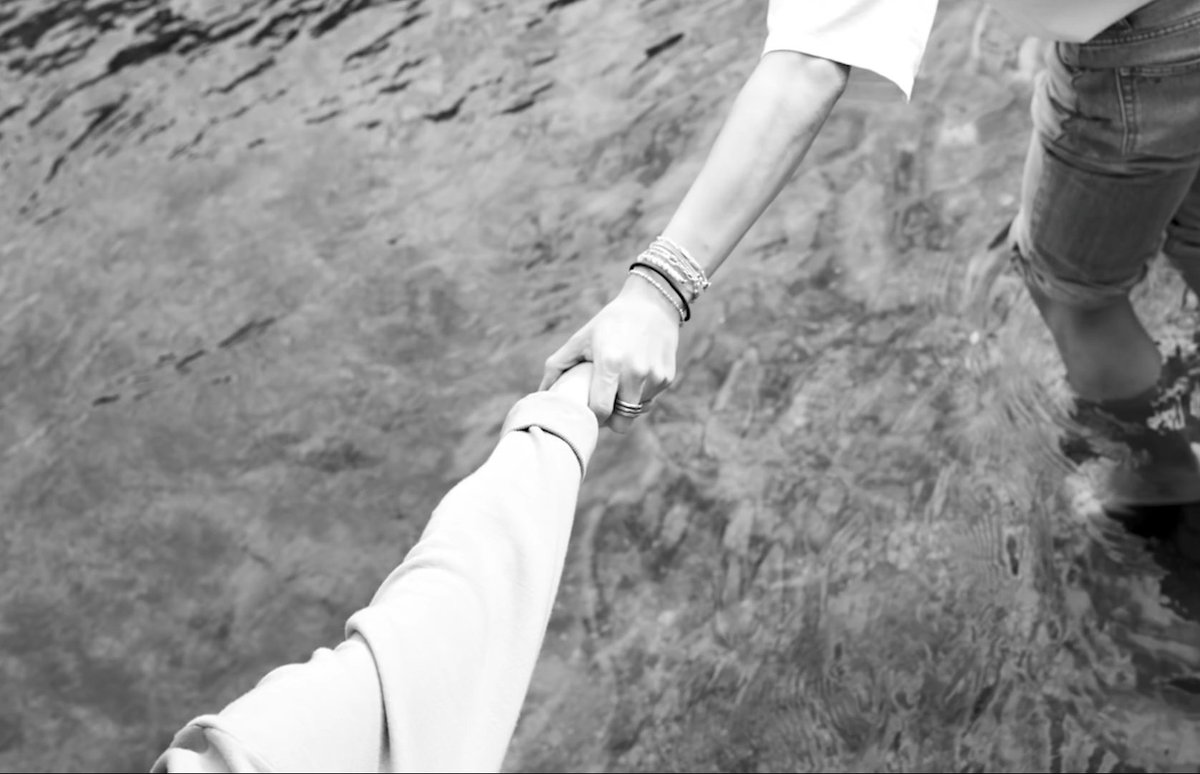 moniehome's tweet photo. Try to life happily, love yourself, get a hold of yourself. Please be happier each day, it's okay, you deserved it. https://t.co/AIW3PUmEu5