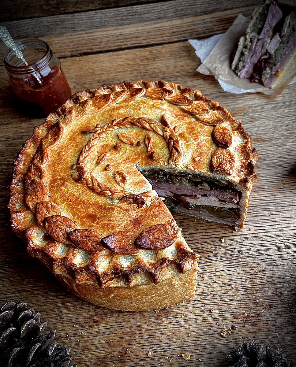 ClaireBassano's tweet photo. Leftover pie is ready 👌My favourite pastry to work with. Perfect combination of texture and taste X #hotwaterpastry #leftoverpie #pies #pieroom https://t.co/W2C25bTFf0