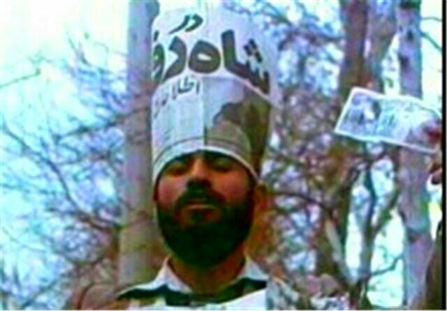 irandokht66's tweet photo. چه تصویرآشناامادردناکی.! 
سرنوشت تلخی که یک ملت برای خودش رقم زد
«شاه رفت ایران رفت» https://t.co/MfEfmmERtJ
