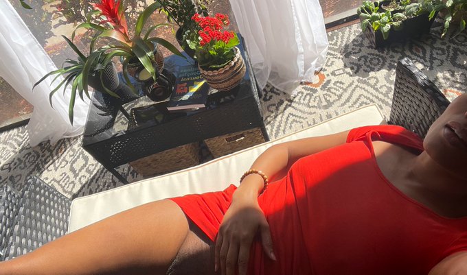 1 pic. Thank you for the new patio furniture @KingNoire ! Let’s break it in🥰 https://t.co/lFblq81iCT