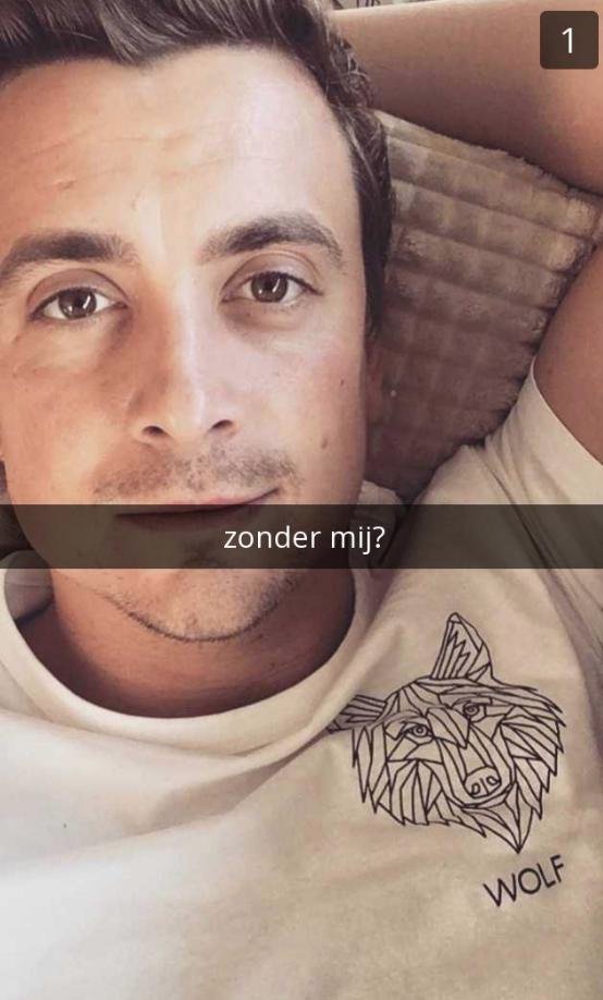 waterkiek's tweet photo. De politie wanneer alle Belgen gezellig samen met het gezin aan het gourmettoestel zitten https://t.co/25AoJMl5ng