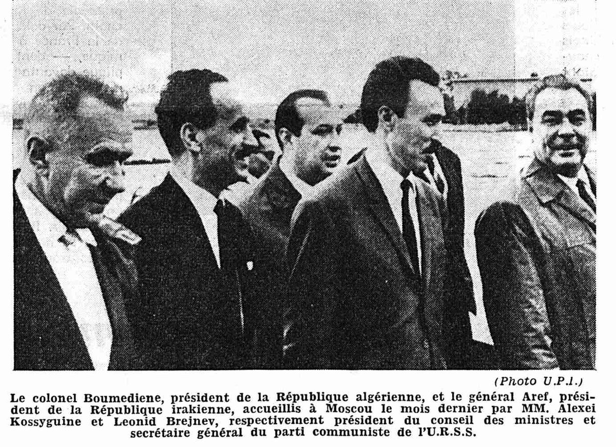 Bien qu'officiellement alignée sur une 3ème voie (ni de l'ouest ni de l'est), l'Algérie avait des relations privilégiées avec l'URSS. C'est d'ailleurs en s'inspirant de l'Union Soviétique et du bloc de l'est, que Boumediène construisit le modèle militaro-securitaire algérien.