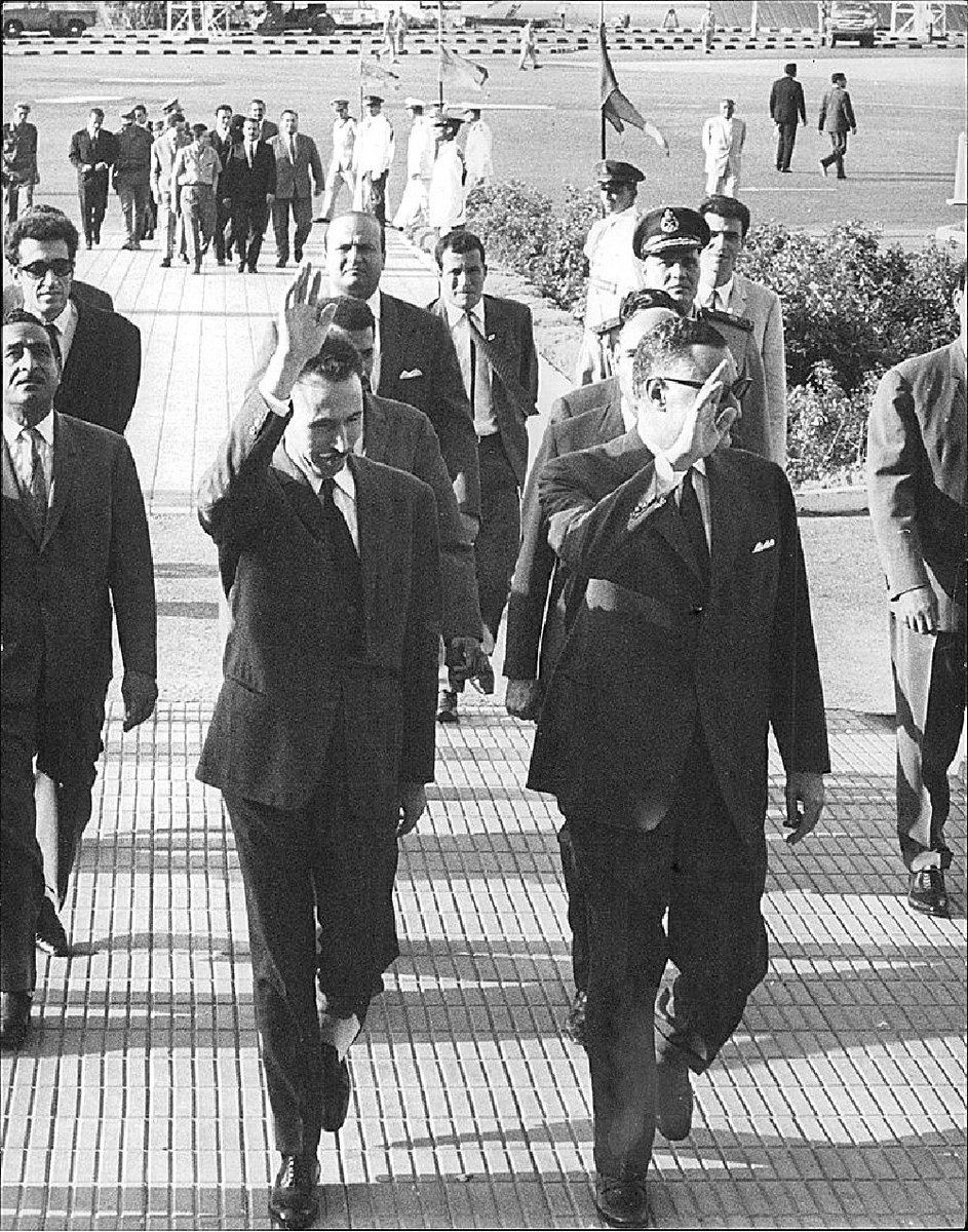 Il pensait aussi que l'union devait être progressive par aire géographique.En 1967, il devient un interlocuteur privilégié de Nasser. Boumediène rompt les relations avec les USA en signe de solidarité avec les pays arabes défaits.Il s'impose comme un homme fort du monde arabe.
