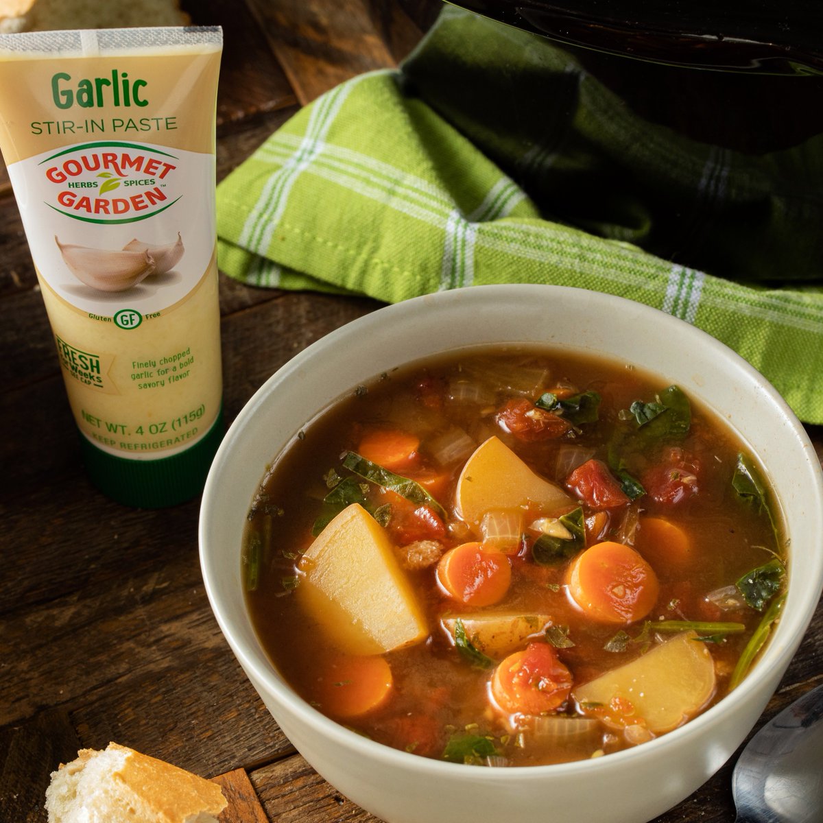 Take it easy today, this slow cooker vegetable soup is calling your name! 🥕🥔 

Get the recipe here: ow.ly/v6sg50CNA5T
